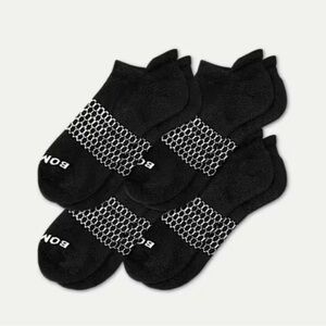 4 for less than the price of 1! NWT 4-pack Bombas Ankle Socks / FIRM PRICE / Med